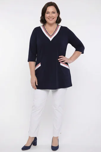 Tunica blu navy con cinture rosse