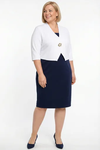 Abito blu navy e bianco con spilla