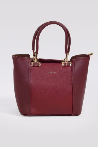 borsa bordeaux con dettagli dorati