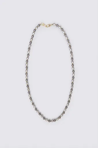 Collana di perline grigie