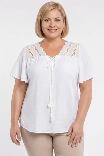 Camicetta bianca con cravatta