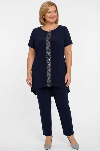 coordinato blu navy con applicazioni nere
