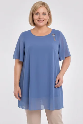 Tunica blu con spilla