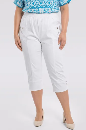 Pantaloni bianchi a metà polpaccio