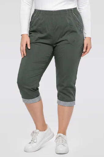 Pantaloni color kaki con polsini a cinture