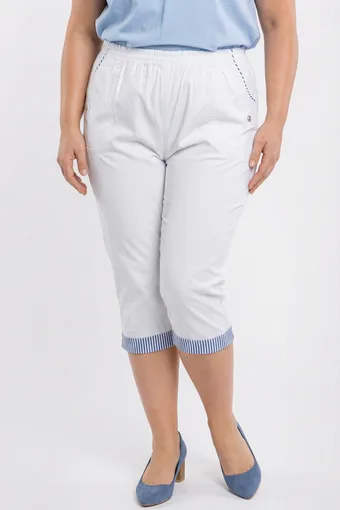 Pantaloni bianchi con risvolti a cinture