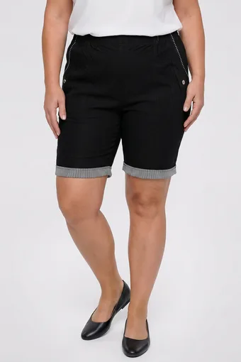 Pantaloncini neri con polsini a cinture