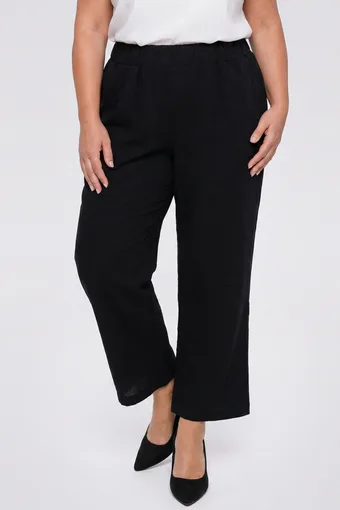 Pantaloni neri sottili
