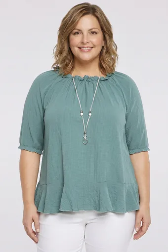 Tunica verde chiaro con collana