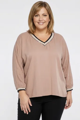 Camicetta beige con scollo dorato