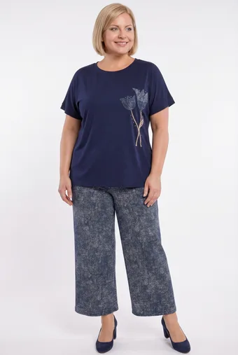 coordinato blu navy con stampa floreale