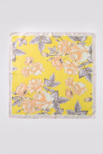 foulard di seta gialla con rose