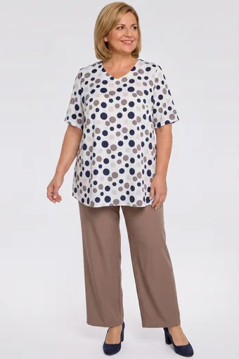 coordinato con pantaloni a pois beige e bianchi
