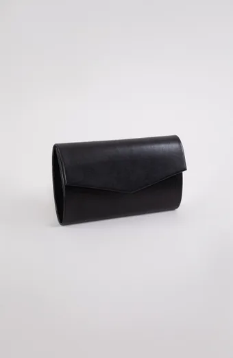 pochette classica nera