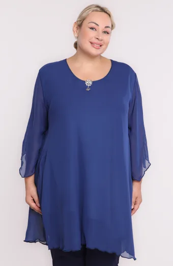 Tunica in chiffon blu scuro con spilla