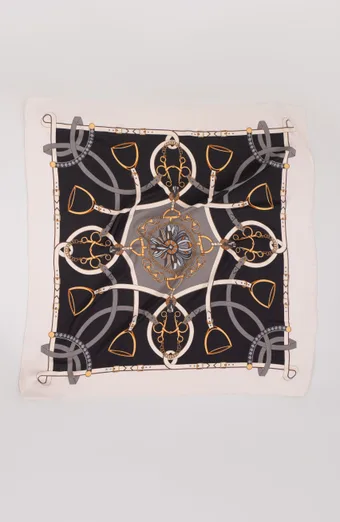 foulard nera con motivi dorati e beige
