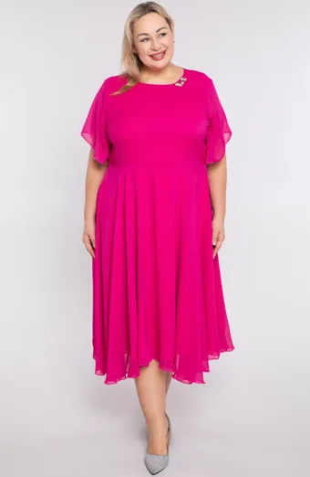 Abito in chiffon rosa con spilla