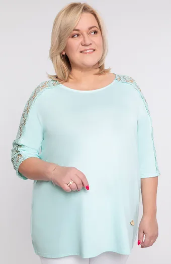 Tunica verde chiaro con spalle in pizzo