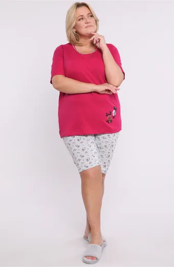 Pigiama rosa, pantaloncini floreali grigi