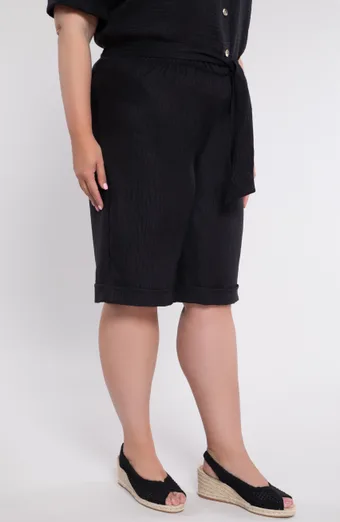 Pantaloncini neri con lacci