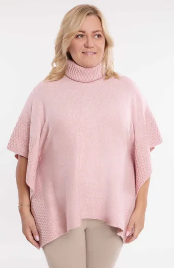poncho rosa con collo alto