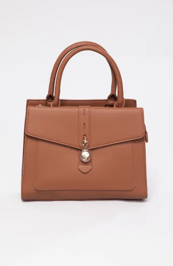 borsa marrone con chiusura dorata