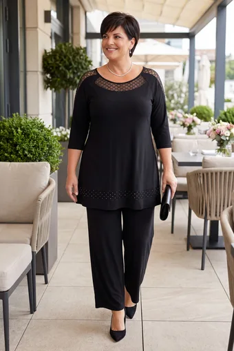 coordinato nero con inserti in rete