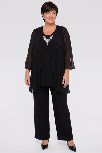 coordinato nero con collana