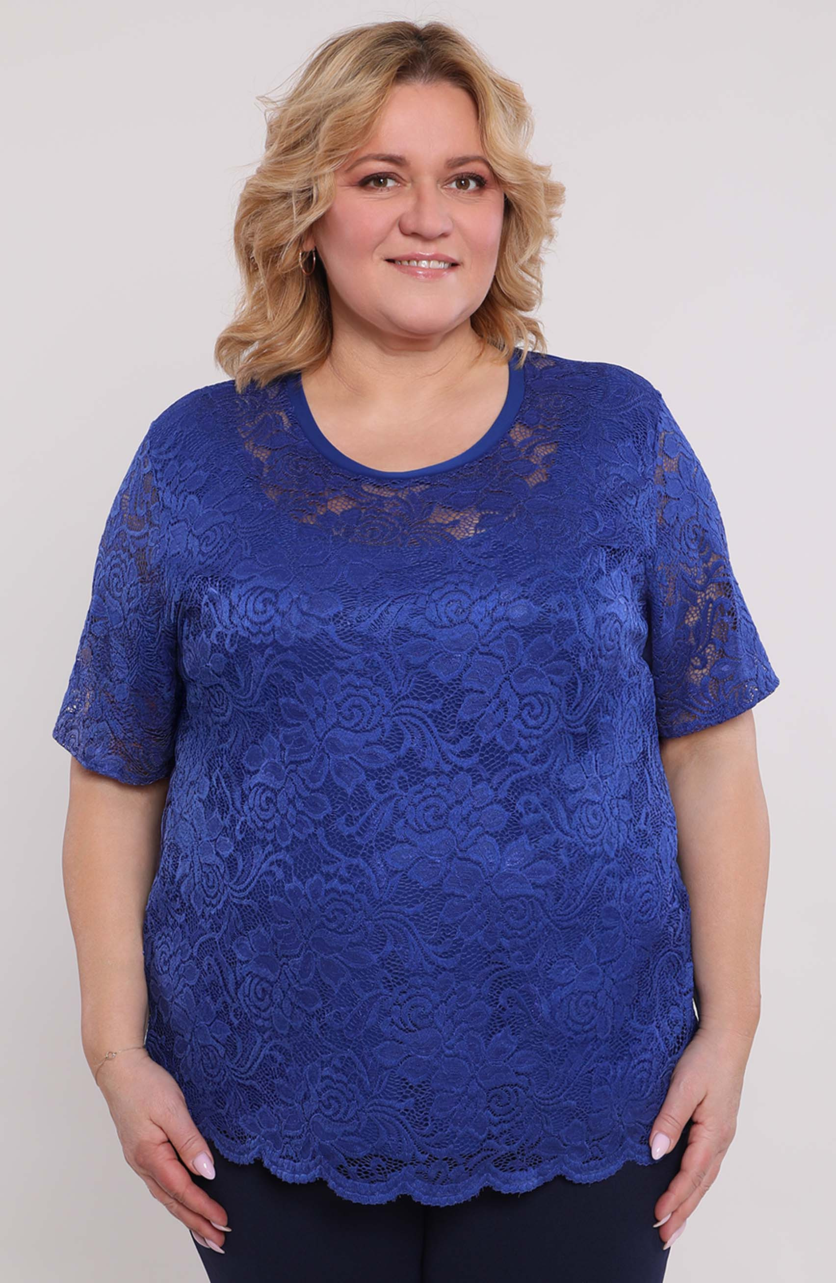 Camicetta in pizzo floreale blu fiordaliso