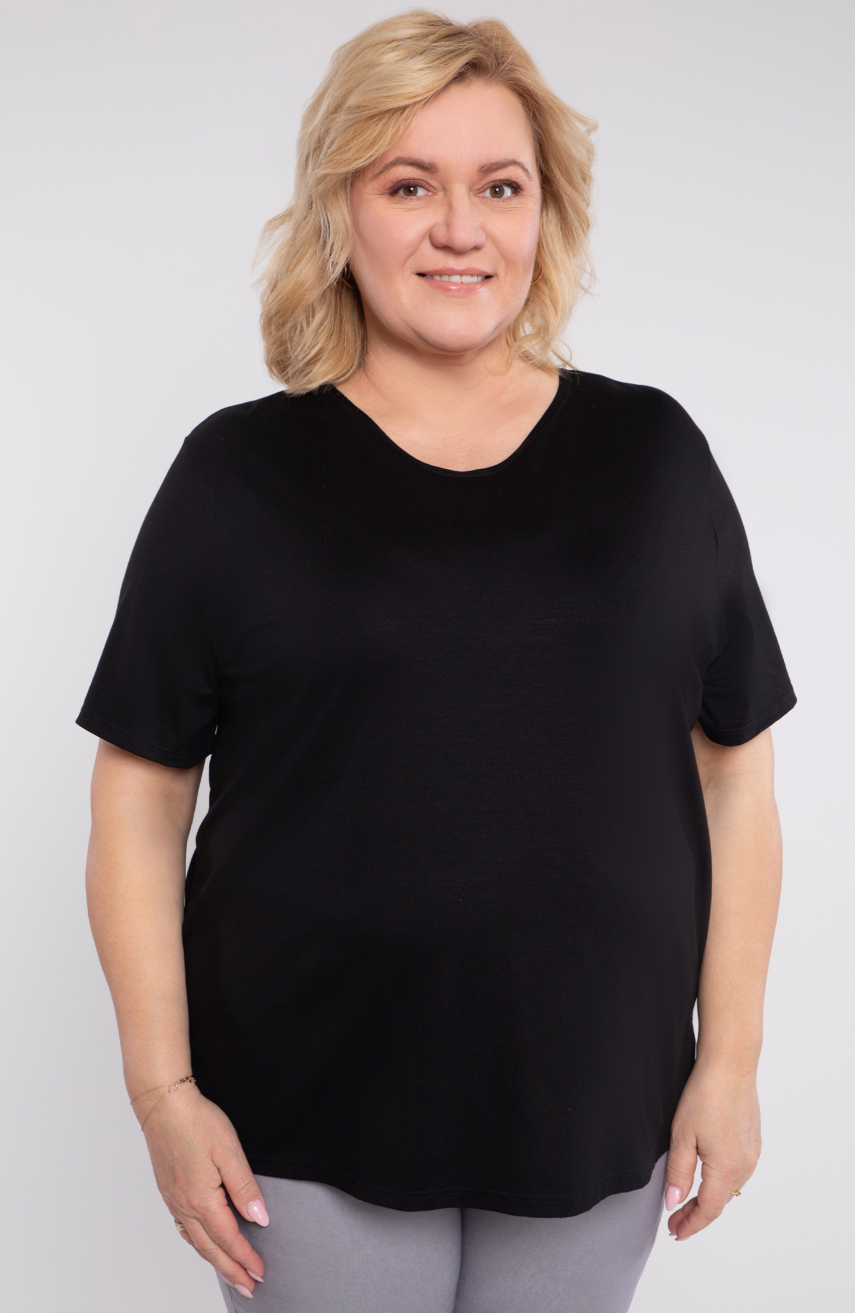 camicetta nera in maglia