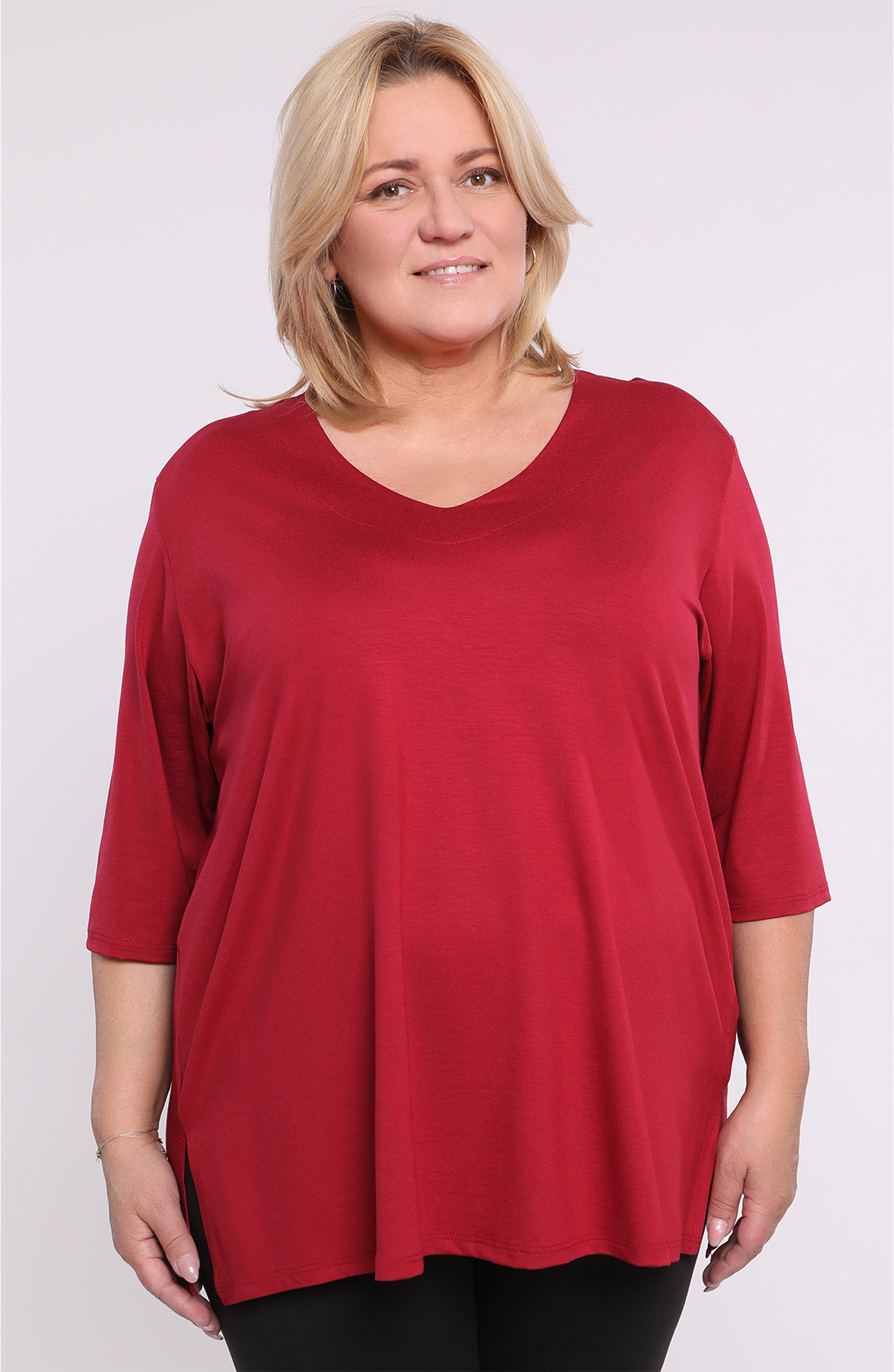 Blusa semplice con scollo a V color bordeaux