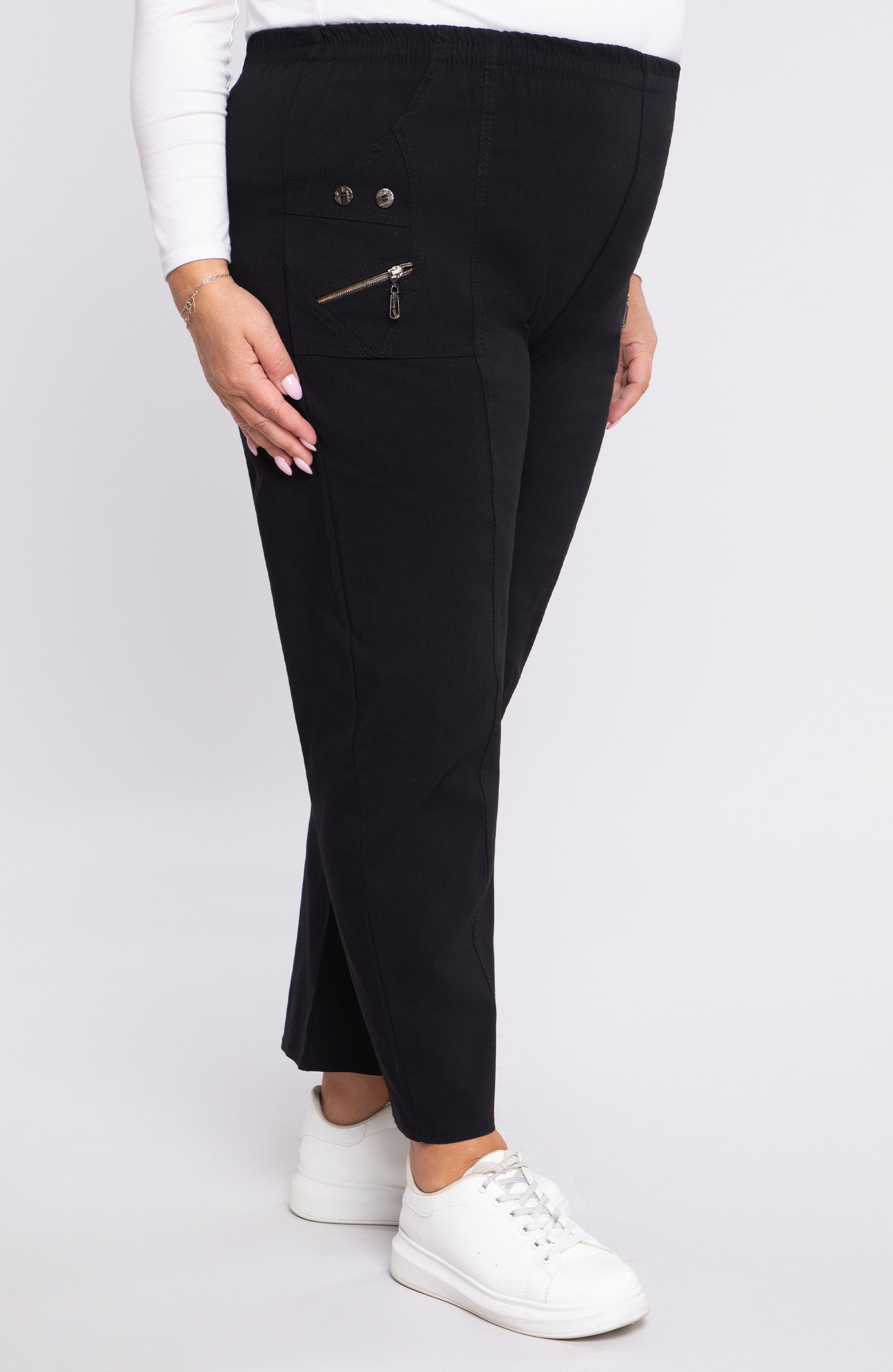 Pantaloni neri elastici