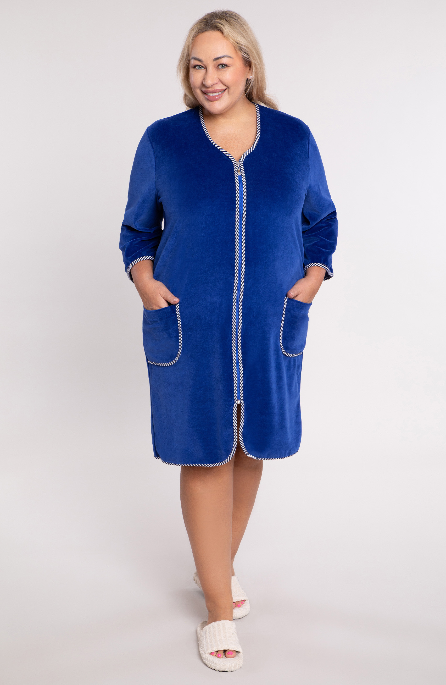 Vestaglia in velluto blu fiordaliso