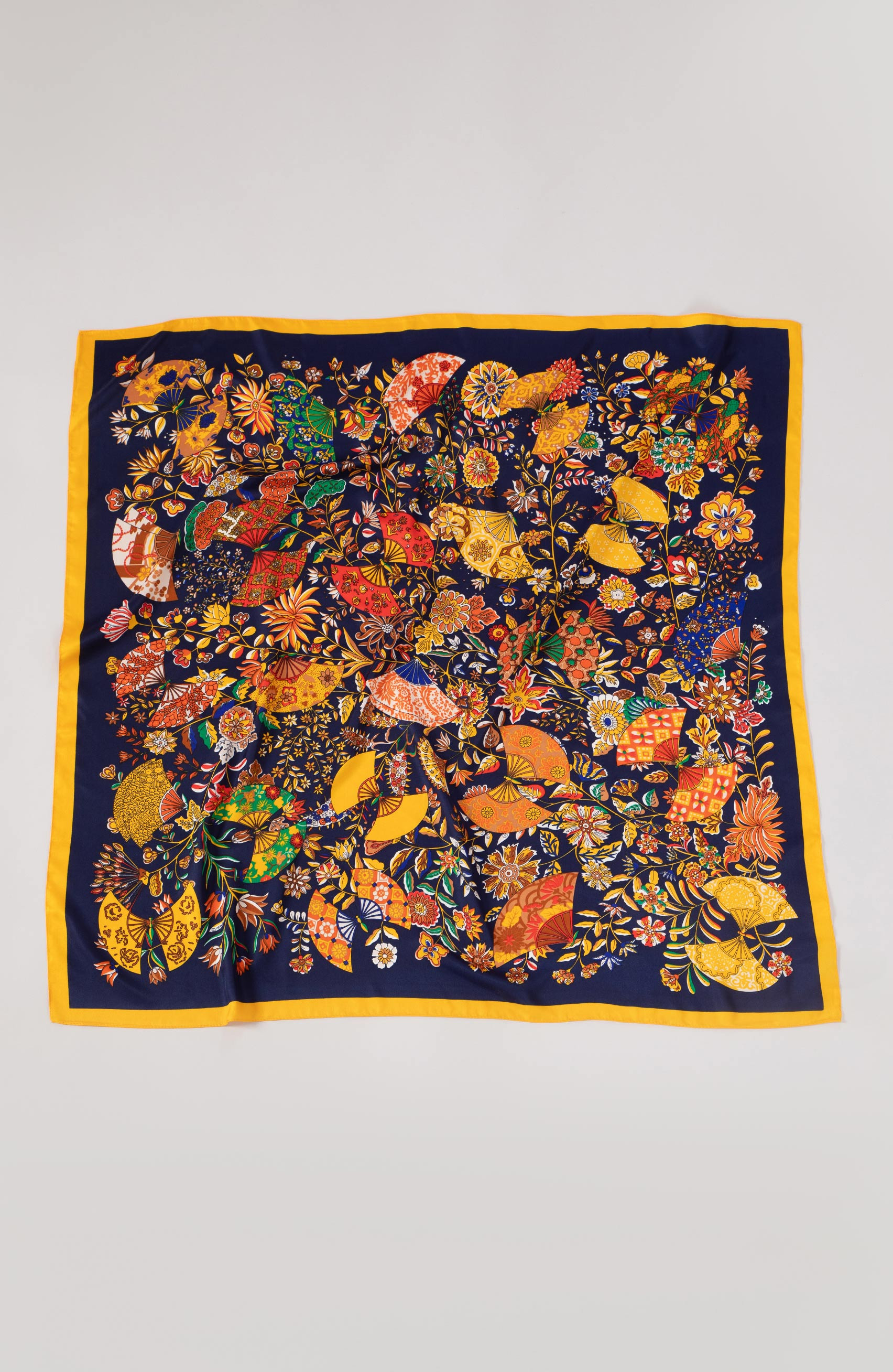 foulard blu navy con motivo giallo