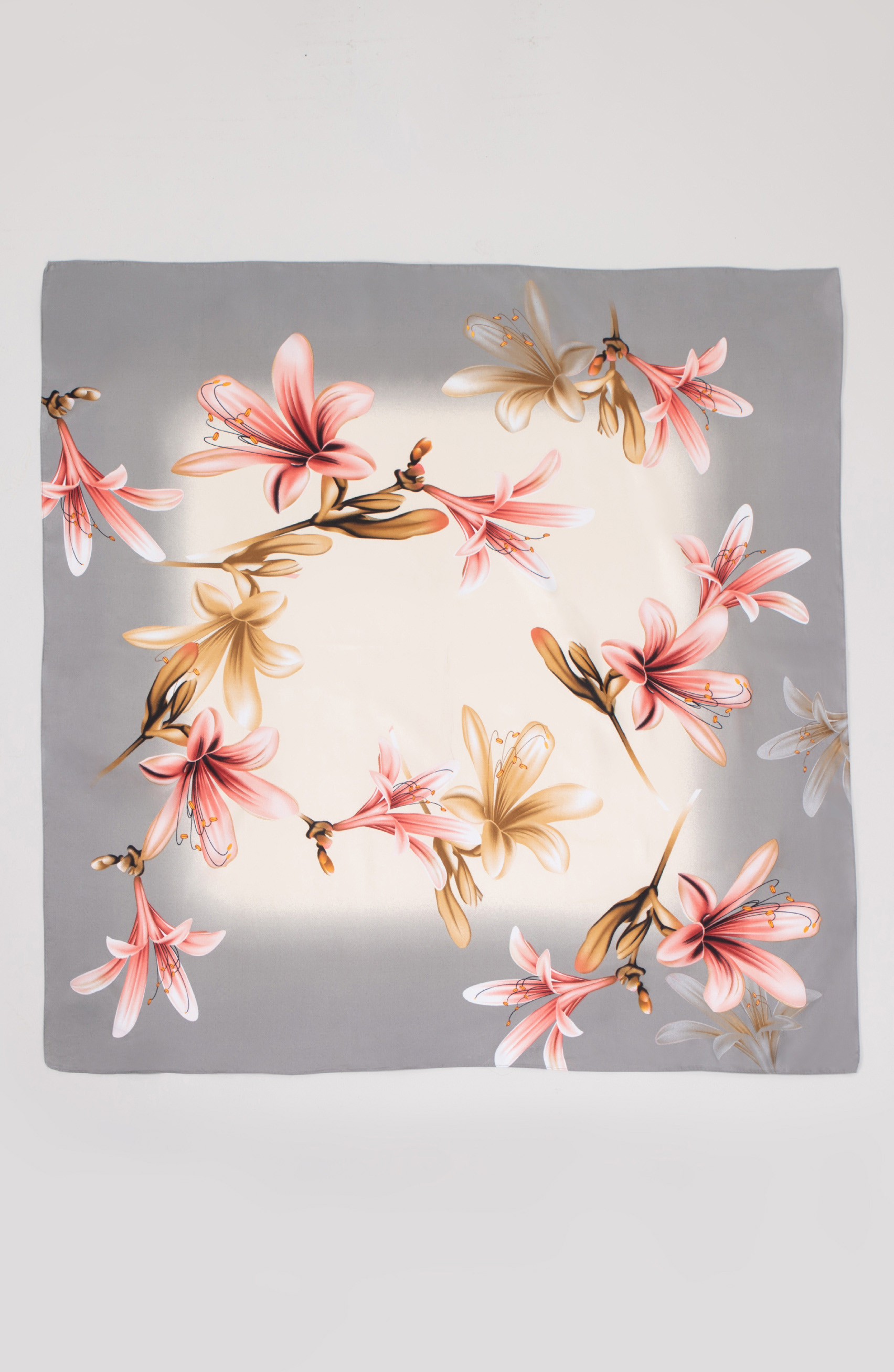 foulard grigia con fiori rosa