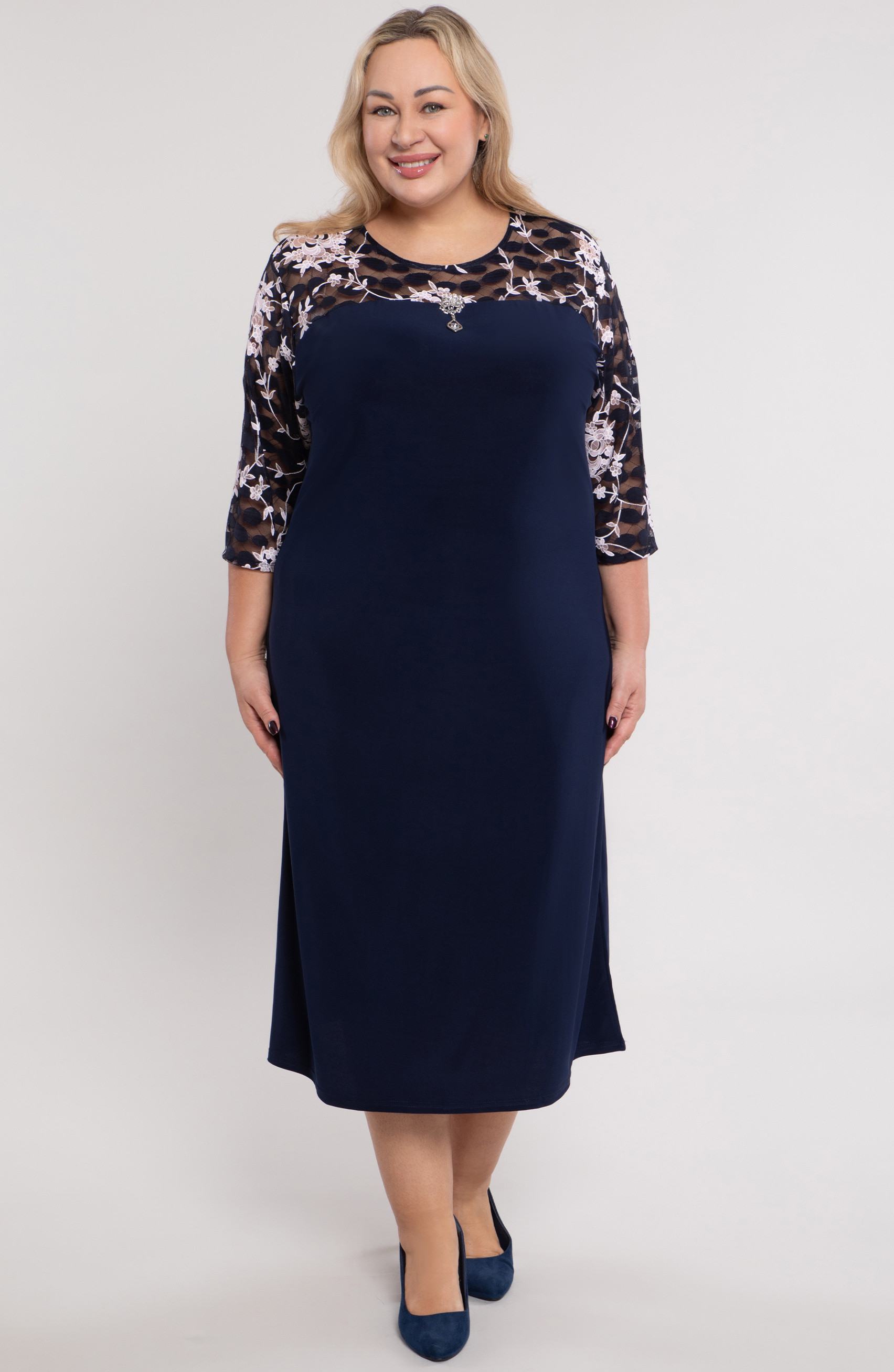 Abito blu navy con grandi fiori bianchi