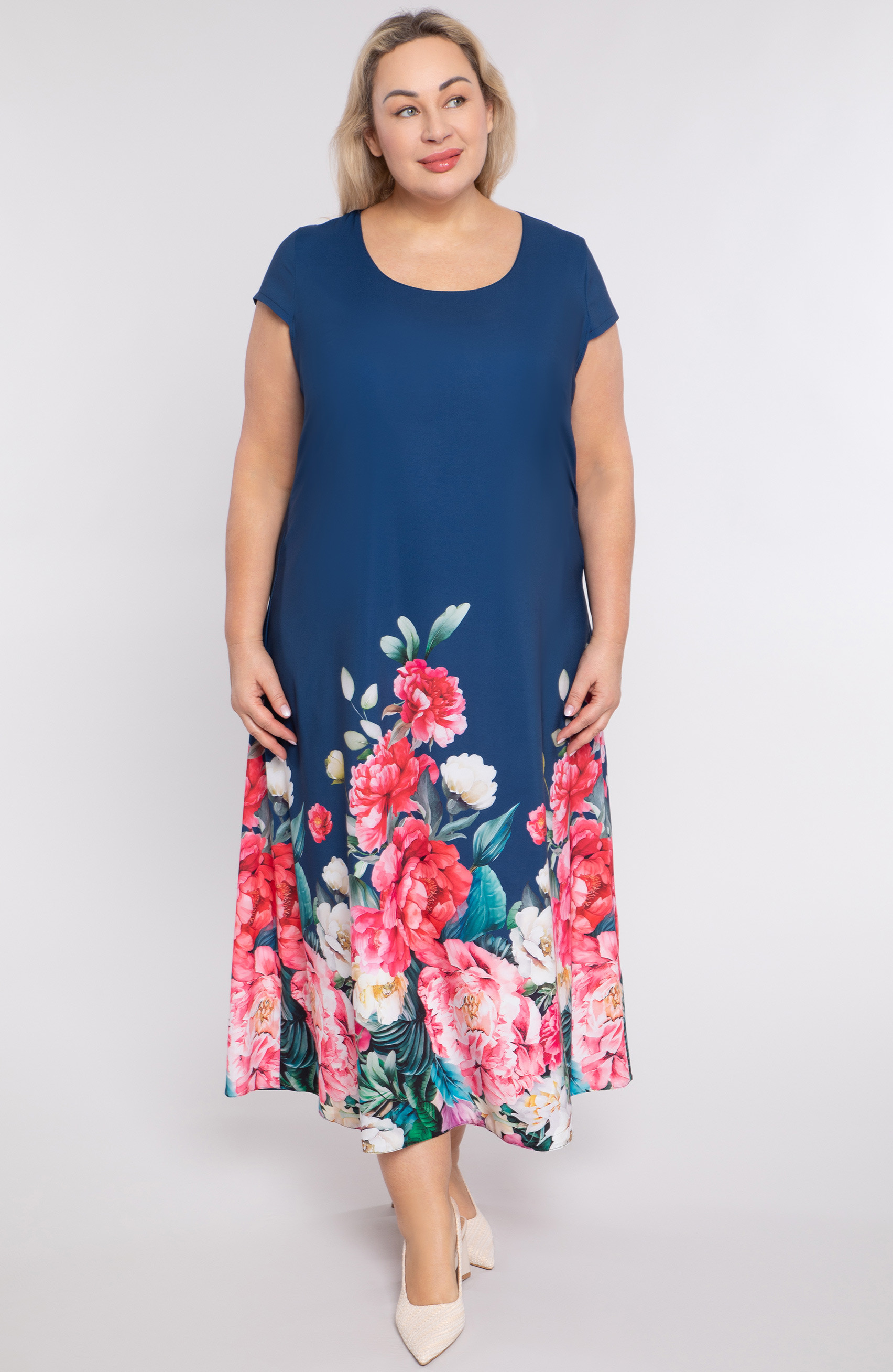 Abito blu navy con fiori rosa