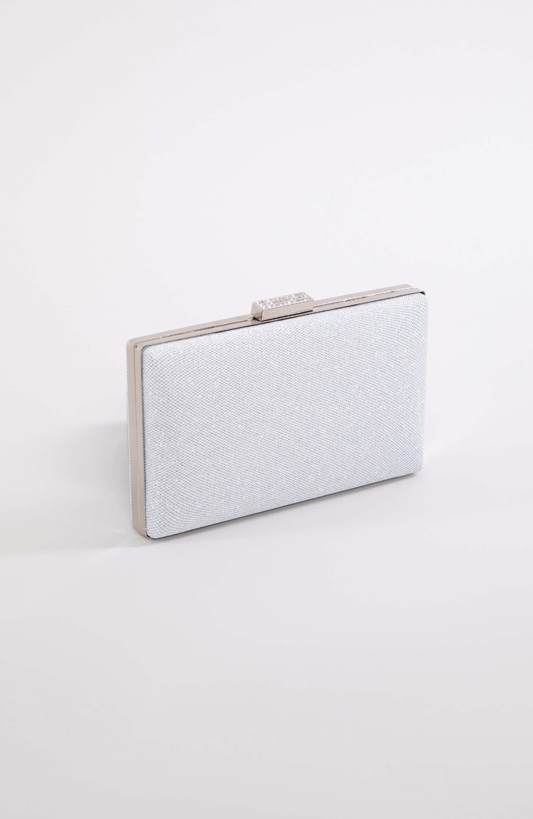 borsa in argento con chiusura decorativa
