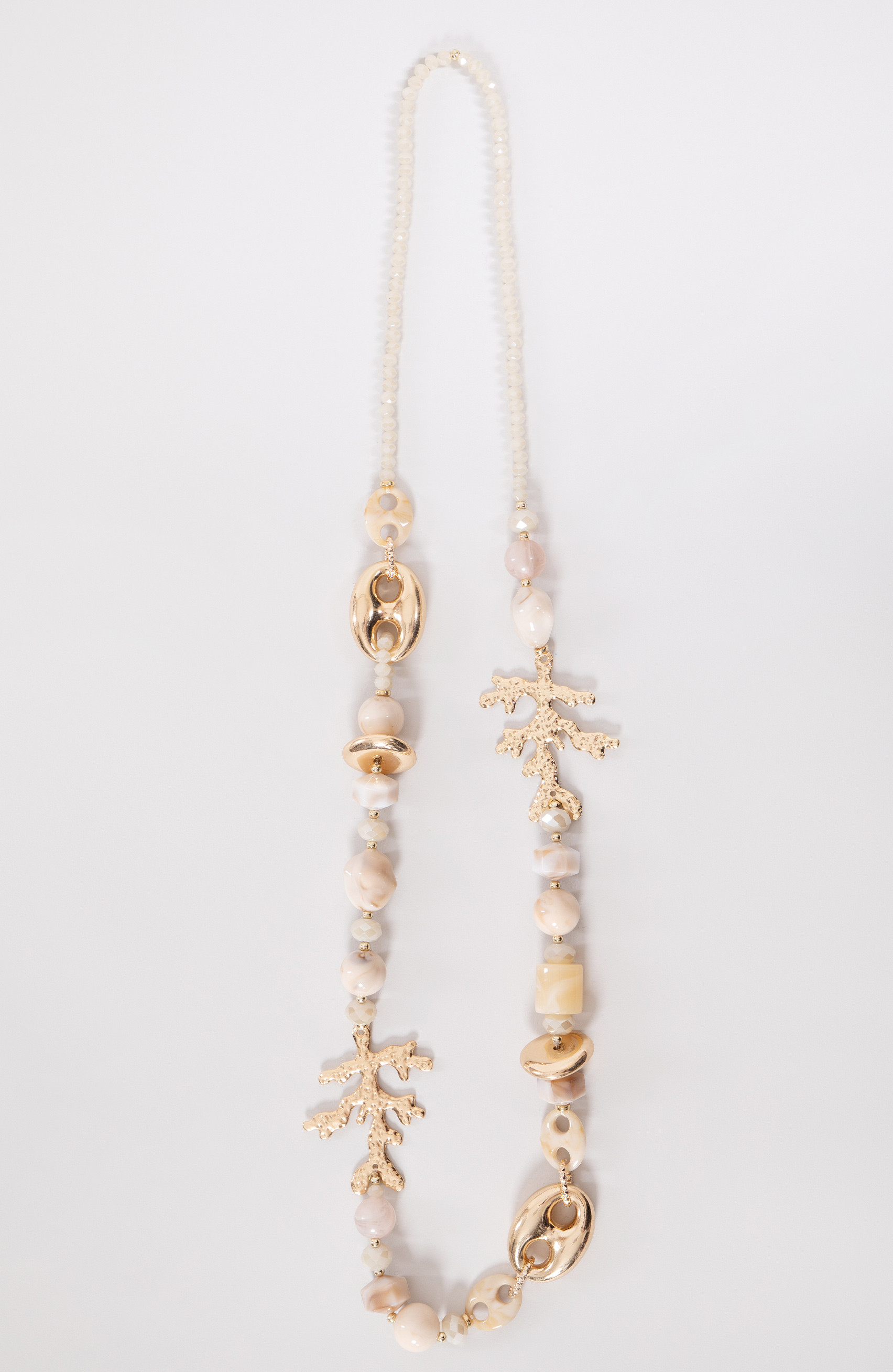 Collana di corallo beige