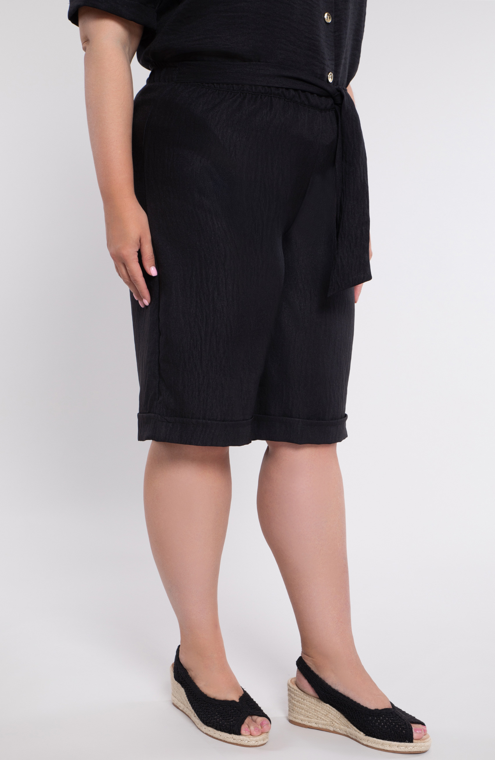 Pantaloncini neri con lacci