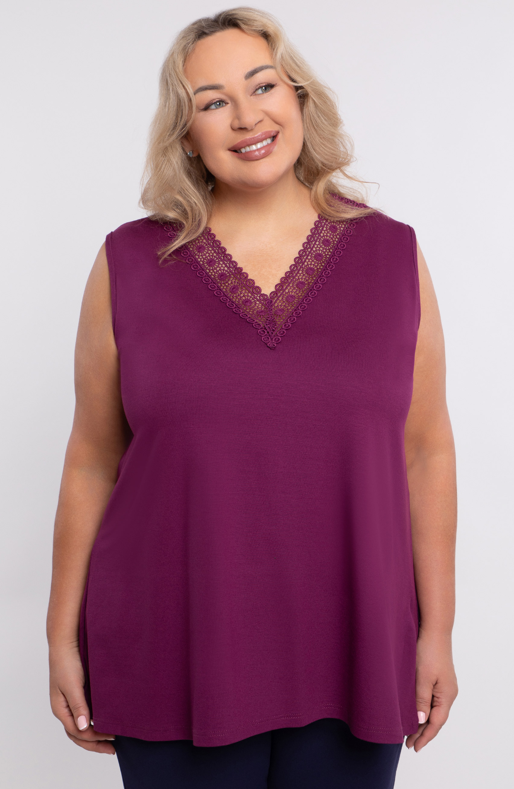 Top viola con pizzo