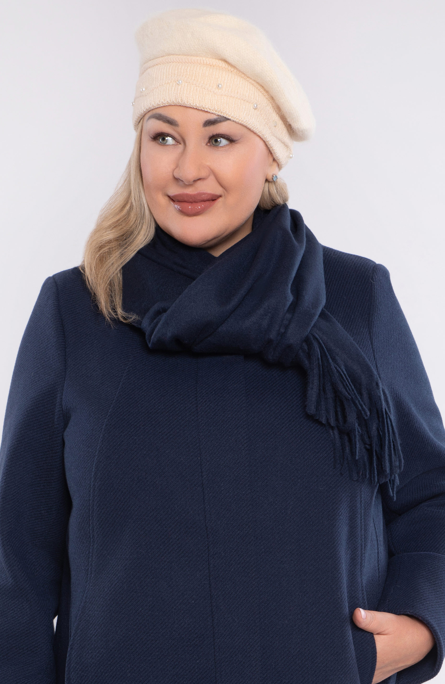 Cappello in misto angora color crema