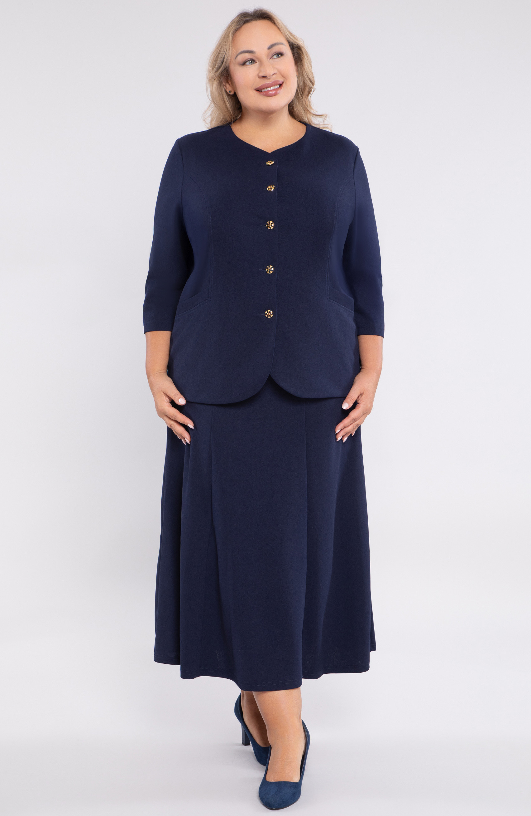 coordinato blu navy con bottoni dorati