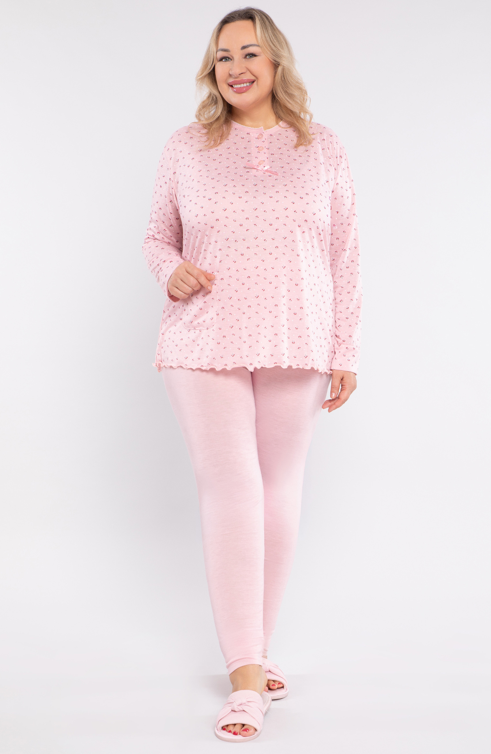 pigiama rosa con piccoli fiori